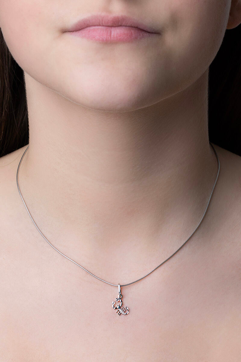 Zlatý přívěsek znamení zvěrokruhu Štír z bílého 14kt zlata