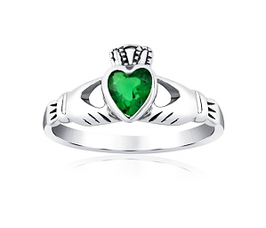 Strieborný prsteň Claddagh so zeleným zirkónom