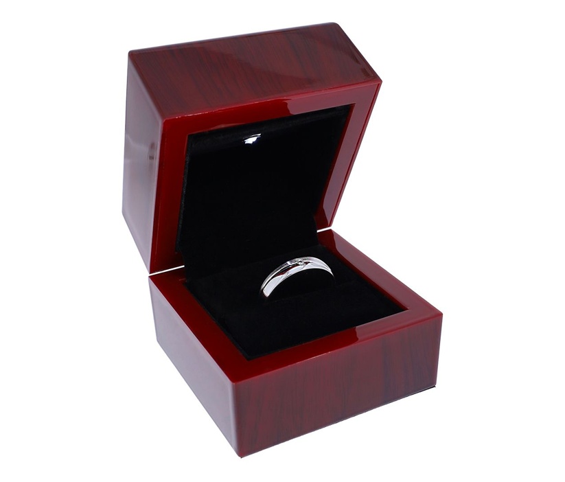 Snubní stříbrný prsten GLAMIS s diamantem 0,03 ct