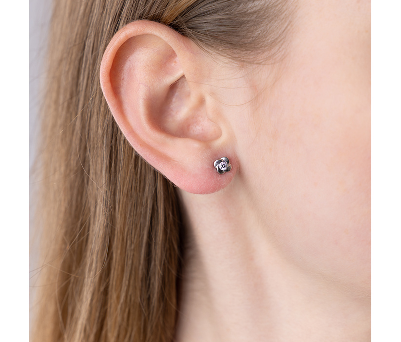 Strieborné náušnice kôstky kvety Celine s čírymi Brilliance Zirconia dámske aj detské