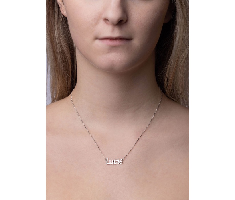 Stříbrný řetízek se jménem LUCIE