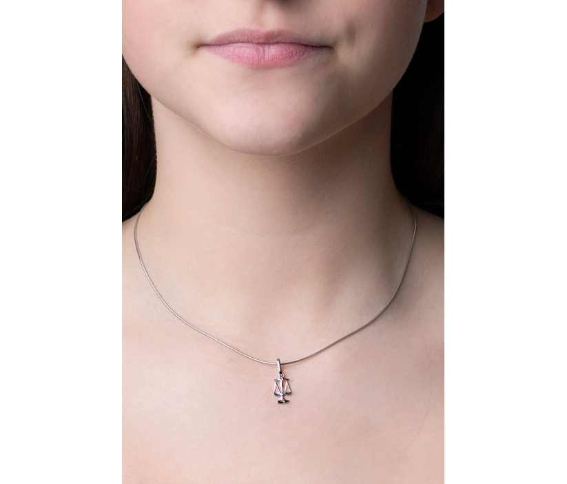 Zlatý prívesok znamenie zverokruhu Váhy z bieleho 14kt zlata