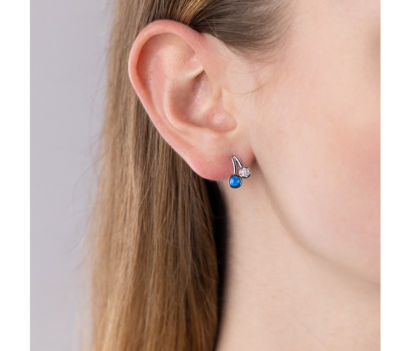 Ohrstecker aus Silber 925 Gabi mit synthetischem blauem Opal und klaren Brilliance Zirconia